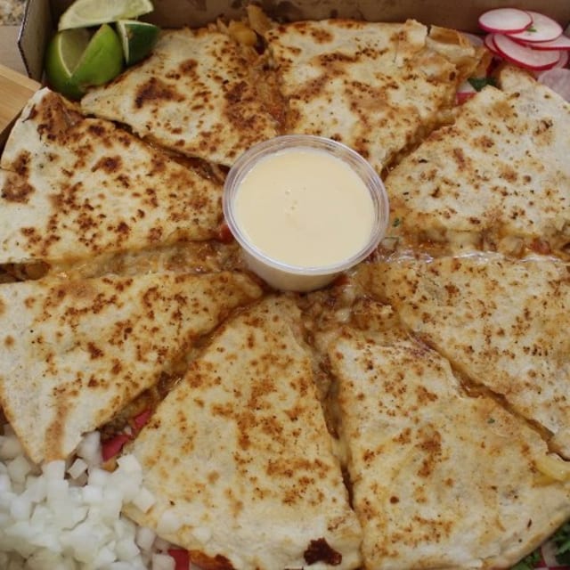 12" Quesa Pizza.